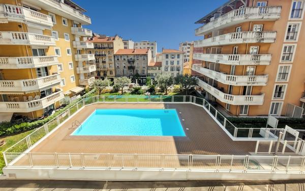 Appartement à vendre    4 pièces • 105 m2 Nice