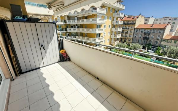 Appartement à vendre    4 pièces • 105 m2 Nice