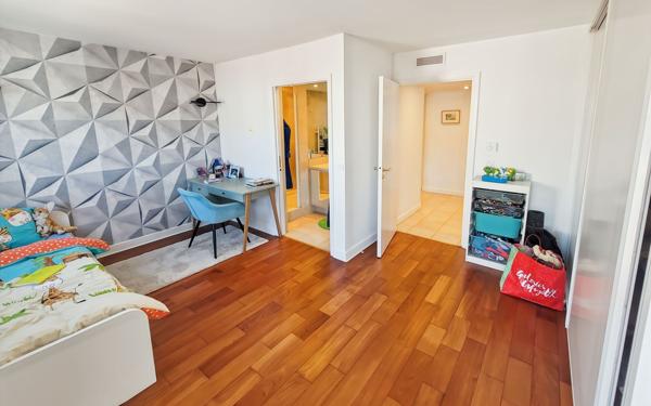 Appartement à vendre    4 pièces • 105 m2 Nice