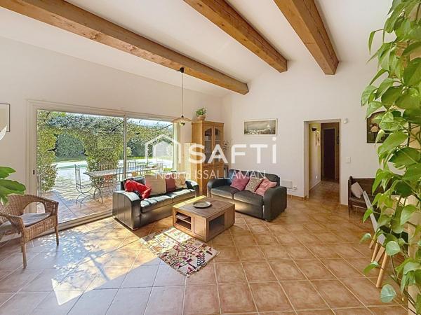 Jolie villa de plain pied 190 m2 avec 2 appartements T2 indépendants