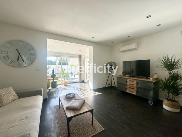 Maison
         4 pièces
        - 88 m² Exclusivité 330 000 € *