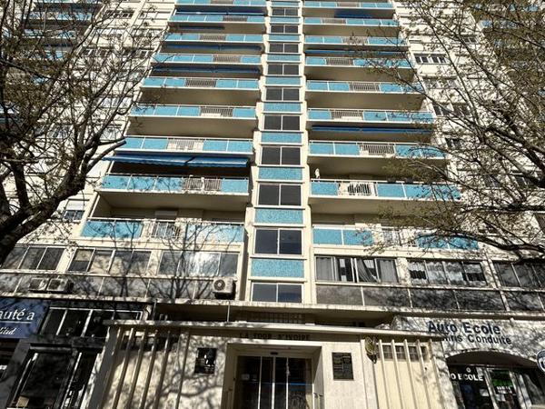 Location Local commercial 5 pièces 103 m² - LA TOUR D'IVOIRE Toulon 83000