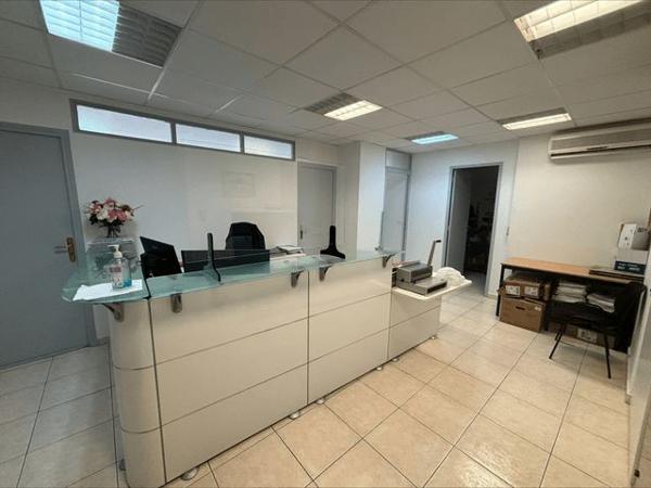Location Local commercial 5 pièces 103 m² - LA TOUR D'IVOIRE Toulon 83000