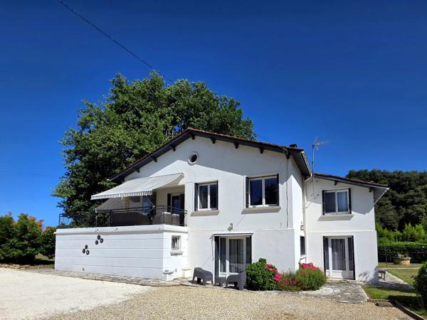 Superbe villa rénovée avec appartement d'invités et piscine