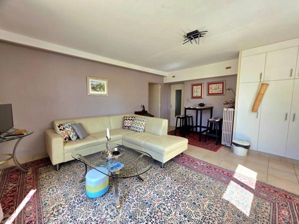 Superbe villa rénovée avec appartement d'invités et piscine