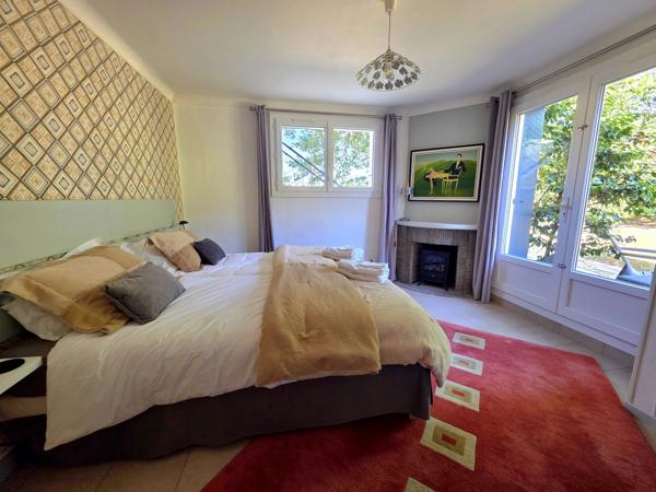 Superbe villa rénovée avec appartement d'invités et piscine
