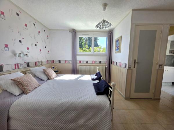 Superbe villa rénovée avec appartement d'invités et piscine