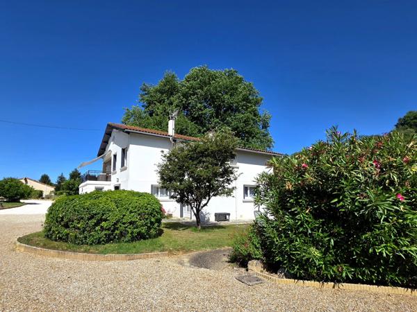 Superbe villa rénovée avec appartement d'invités et piscine
