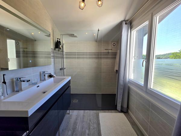 Superbe villa rénovée avec appartement d'invités et piscine