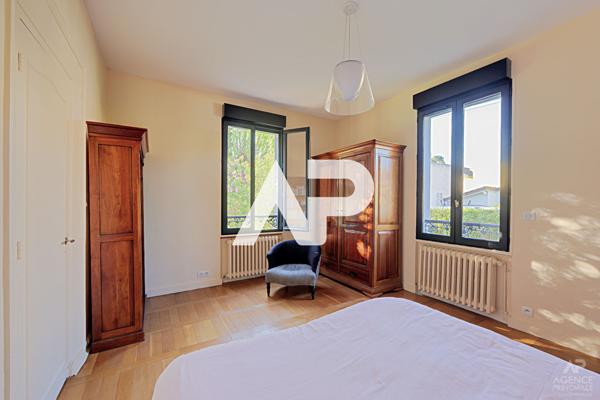 Maison Rueil-Malmaison 5 pièce(s) 120 m2 €1 090 000 ** - Référence 16977