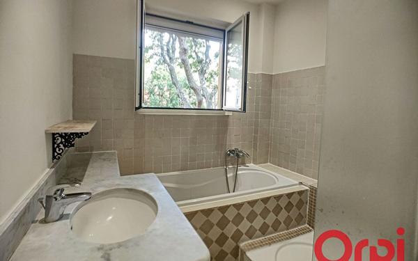 Appartement à louer    4 pièces •  Perpignan