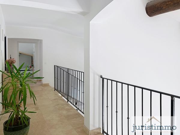 Vaison-la-Romaine (84110) A 800 mètres du centre ville de Vaison La Romaine. Belle Villa de 173 m2, 5 chambres, sur un terrain de 913 m2