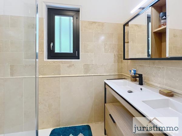 Vaison-la-Romaine (84110) A 800 mètres du centre ville de Vaison La Romaine. Belle Villa de 173 m2, 5 chambres, sur un terrain de 913 m2