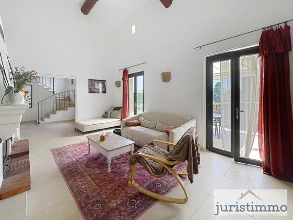 Vaison-la-Romaine (84110) A 800 mètres du centre ville de Vaison La Romaine. Belle Villa de 173 m2, 5 chambres, sur un terrain de 913 m2