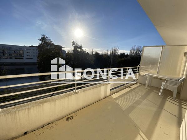 Location Appartement meublé 2 pièces 33.12 m² - 16 RUE DE LA SOLE La Rochelle 17000