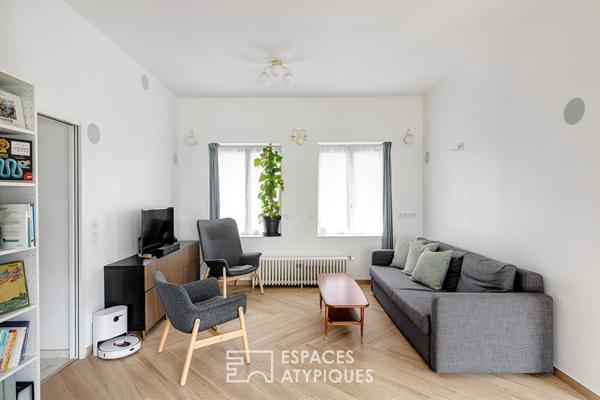 Maison contemporaine rénovée avec dépendance et jardin intime