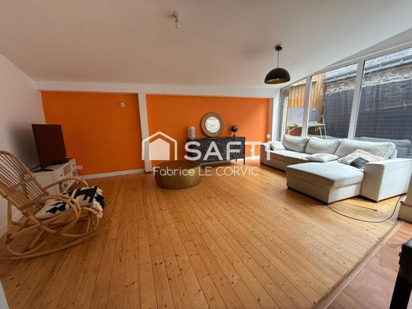 APPARTEMENT DE 120 M2 AU 1ER ETAGE  AVEC TERRASSE DE 16M2 AU COEUR DE PONTIVY