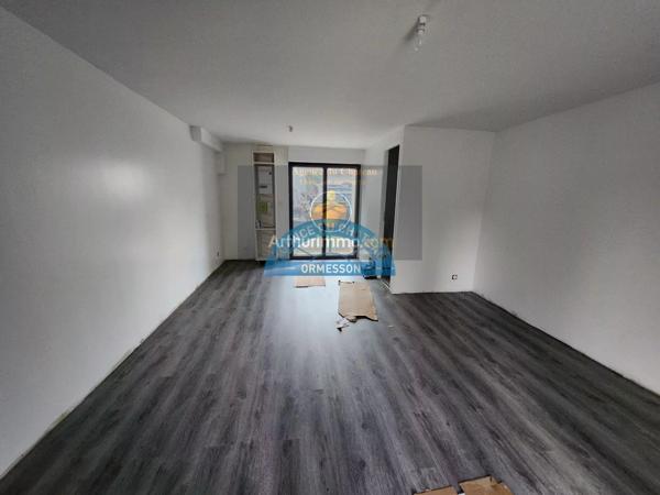 Location Bureau 2 pièces 25 m2 à Ormesson-sur-Marne