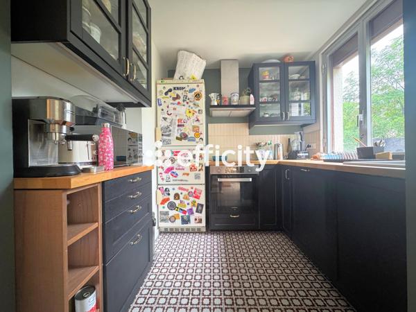 Appartement
         4 pièces
        - 80 m² Exclusivité 298 000 € *