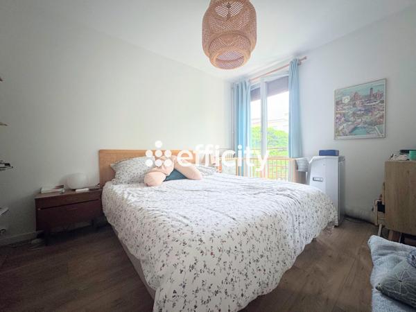 Appartement
         4 pièces
        - 80 m² Exclusivité 298 000 € *