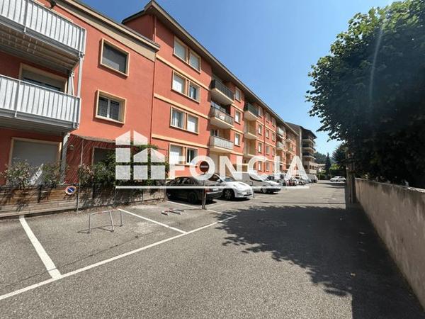Location Appartement 4 pièces 72.1 m² - 24 AVENUE DES CHARROIS Digne-les-bains 04000