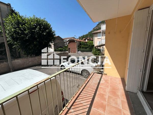 Location Appartement 4 pièces 72.1 m² - 24 AVENUE DES CHARROIS Digne-les-bains 04000