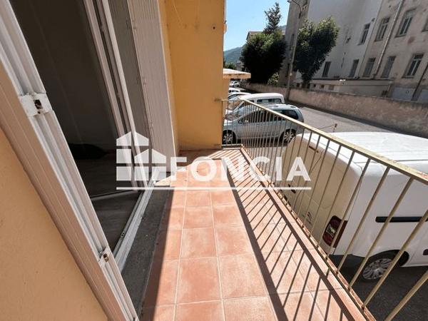 Location Appartement 4 pièces 72.1 m² - 24 AVENUE DES CHARROIS Digne-les-bains 04000