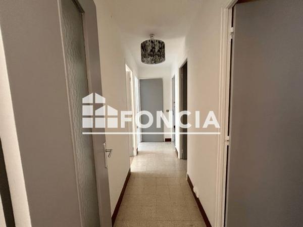 Location Appartement 4 pièces 72.1 m² - 24 AVENUE DES CHARROIS Digne-les-bains 04000