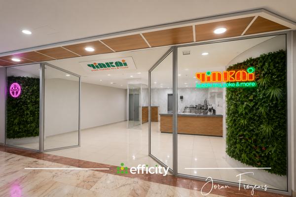 Local Commercial
        
        - 91 m² 211 000 € *