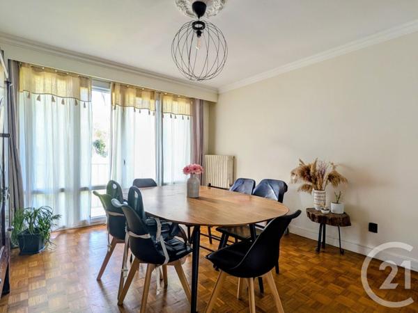 Appartement F5 à vendre  5 pièces - 109,99 m2 COULOMMIERS - 77