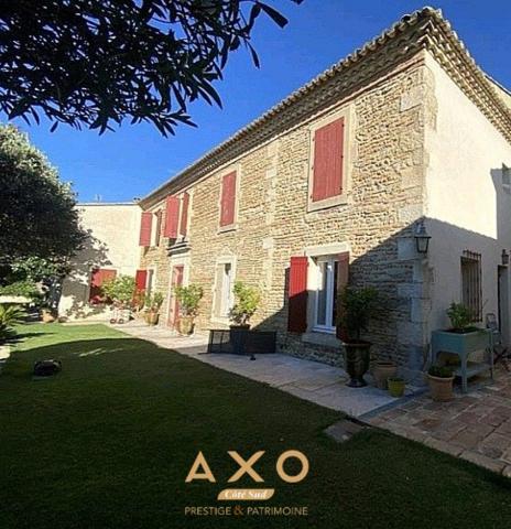 GÉNÉRAC - MAISON DE CARACTÈRE  10 PIÈCES  290 M²  PISCINE - TERRAIN 650 M² CLOS - 1 060 000 