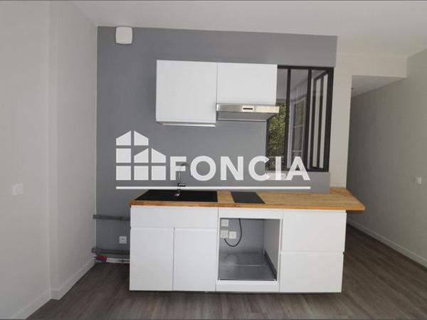 Location Studio 27.76 m² - 17 RUE SAINT JACQUES Grenoble 38000