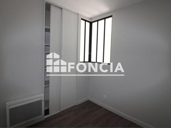 Location Studio 27.76 m² - 17 RUE SAINT JACQUES Grenoble 38000