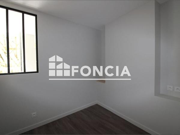 Location Studio 27.76 m² - 17 RUE SAINT JACQUES Grenoble 38000