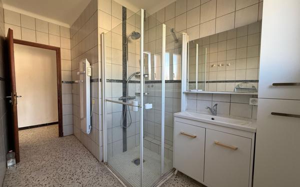 Maison à louer    4 pièces •  Espira-de-l'Agly