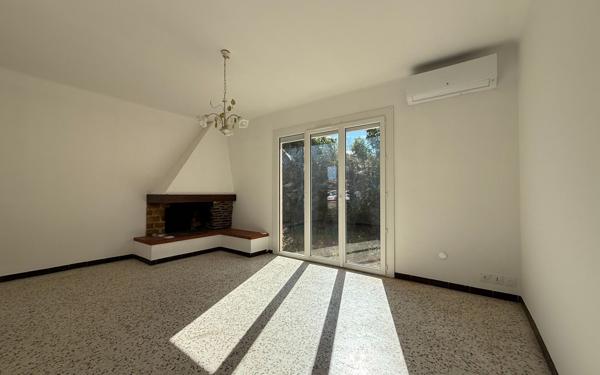 Maison à louer    4 pièces •  Espira-de-l'Agly