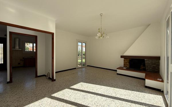 Maison à louer    4 pièces •  Espira-de-l'Agly