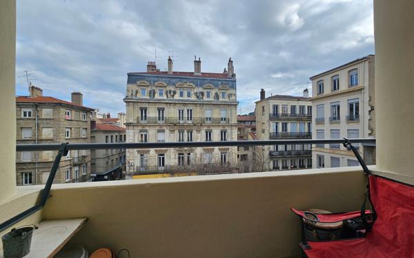 Appartement à vendre    3 pièces • 78,79 m2 Saint-Étienne