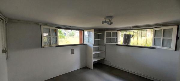 Maison 200 m2 sur deux niveaux, 8 pièces, 4/5 chambres, garage, terrain clos 750 m2