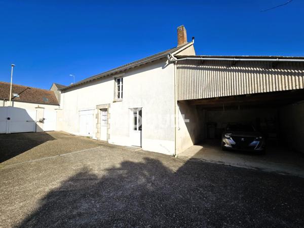 Maison de caractère à vendre de 153 m² + dépendances