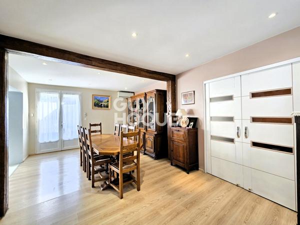 Maison de caractère à vendre de 153 m² + dépendances