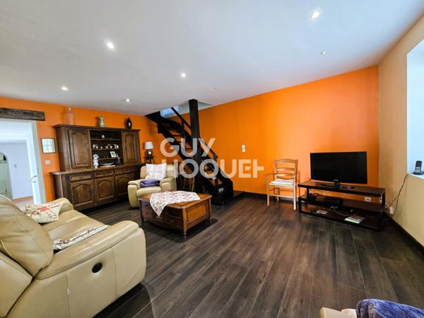 Maison de caractère à vendre de 153 m² + dépendances