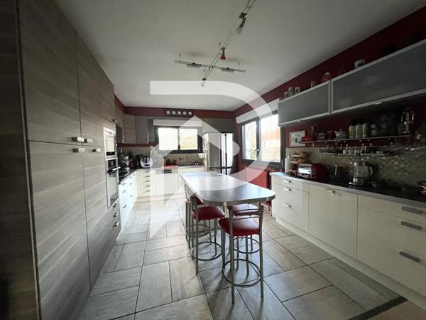 Maison 10 pièces 205 m2