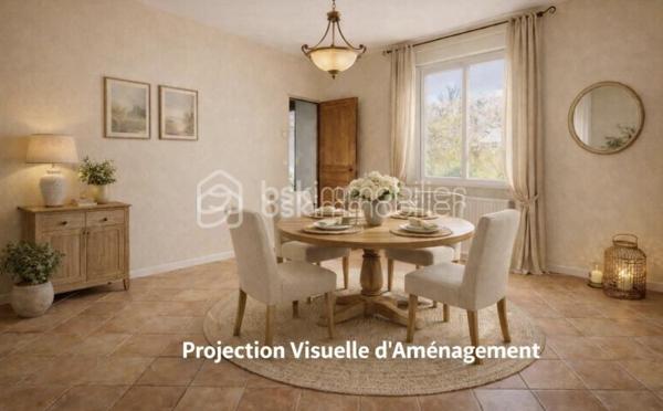 🏡 Maison familiale 4 chambres / Gare à pied / Paris Bercy en 1h15

✨ Maison familiale non mitoyenne – Emplacement idéal !

À visiter sans tarder !
Située à seulement 3 minutes à pied de la gare, proche du centre-ville, des écoles et de toutes les commodités, cette maison familiale sans mitoyenneté offre de beaux volumes et un fort potentiel.

🚆 Atout rare : trains pour Paris Bercy toutes les 30 minutes, en seulement 1h15 !

Elle se compose de :
Rez-de-chaussée surélevé : entrée lumineuse, salon, cuisine séparée et équipée avec accès balcon, 1 chambre, salle d'eau avec WC
1er étage : 3 chambres, salle de bain avec WC, espace rangement
2e étage : pièce pouvant être aménagée en bureau ou chambre supplémentaire avec accès grenier

➡️ 4 chambres existantes + possibilité d'une 5e chambre

Vous profitez également d'une cave ainsi que d'un terrain clos d'environ 127 m².

Les + :

✅ Maison non mitoyenne
✅ Beaux volumes
✅ 4 chambres + potentiel 5e
✅ Double vitrage PVC blanc
✅ Volets roulants manuels
✅ Toiture révisée
✅ Gare à pied
✅ Paris Bercy accessible rapidement

👉 Des travaux de rafraîchissement sont à prévoir : une belle opportunité de repenser les espaces selon vos envies !
Voir les projections visuelles d'aménagement / home staging pour vous aider à vous projeter.

💥 Idéal pour une famille, résidence principale ou investissement.

A TRES VITE POUR UNE VISITE !
