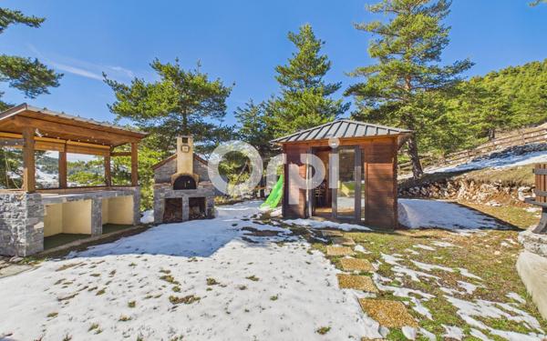 Maison à vendre    6 pièces •  Gréolières