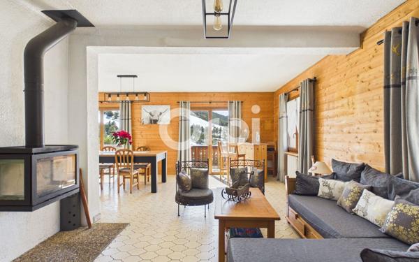 Maison à vendre    6 pièces •  Gréolières