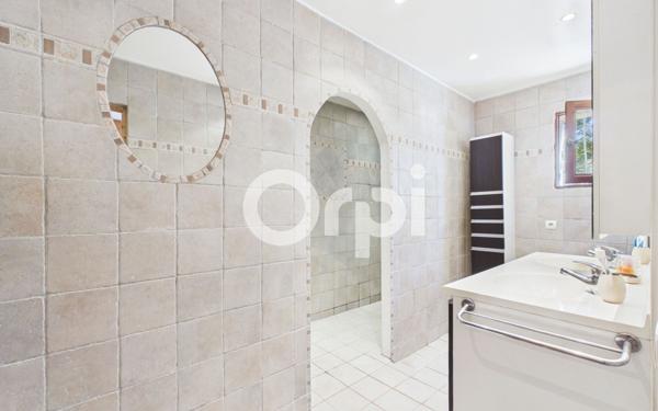 Maison à vendre    6 pièces •  Gréolières