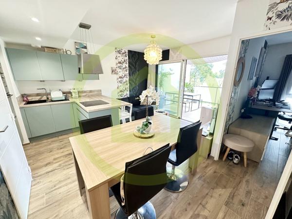 Appartement à SAINT CYR SUR MER (83270)