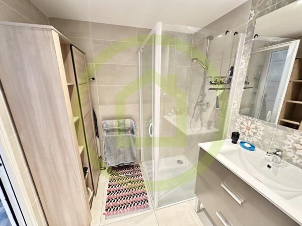 Appartement à SAINT CYR SUR MER (83270)