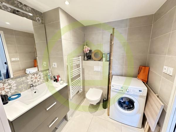 Appartement à SAINT CYR SUR MER (83270)